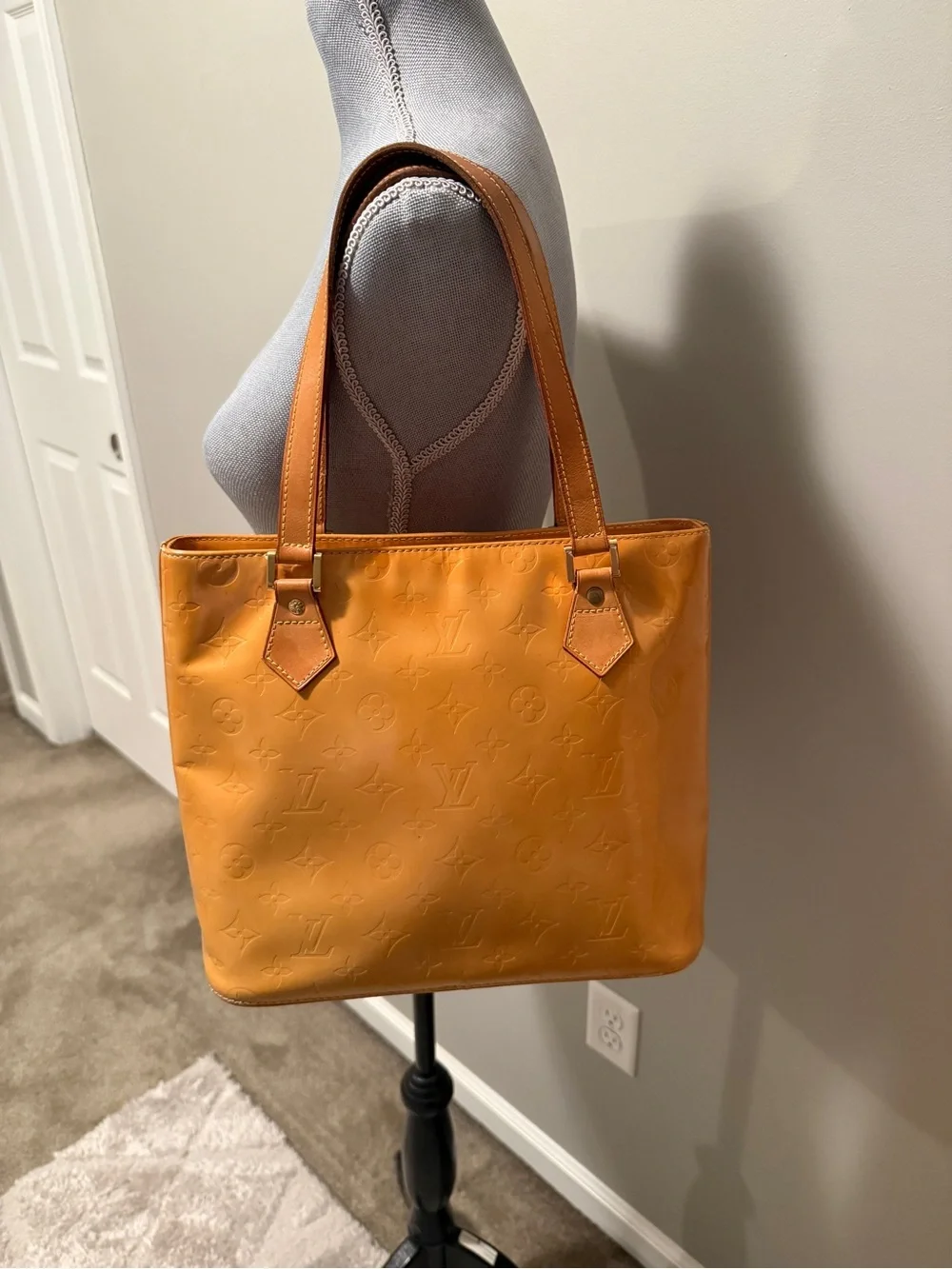 Louis Vuitton Caramel Vernis Patent Leather Monogram Tote